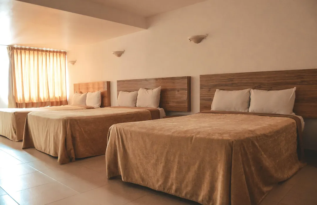 Hotel Latino-1