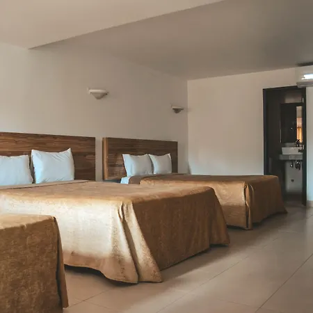 Hotel Latino-2