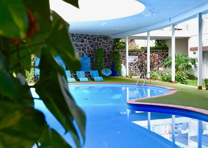 Country Hotel & Suites